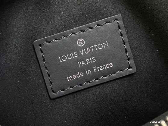 WIS LOOP-23*13*6CM VUITTON LOUIS 0817